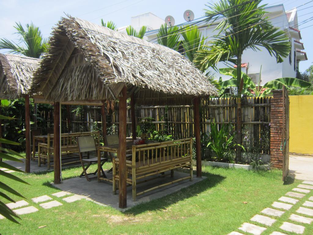 Local Beach Homestay Hoi An Bagian luar foto