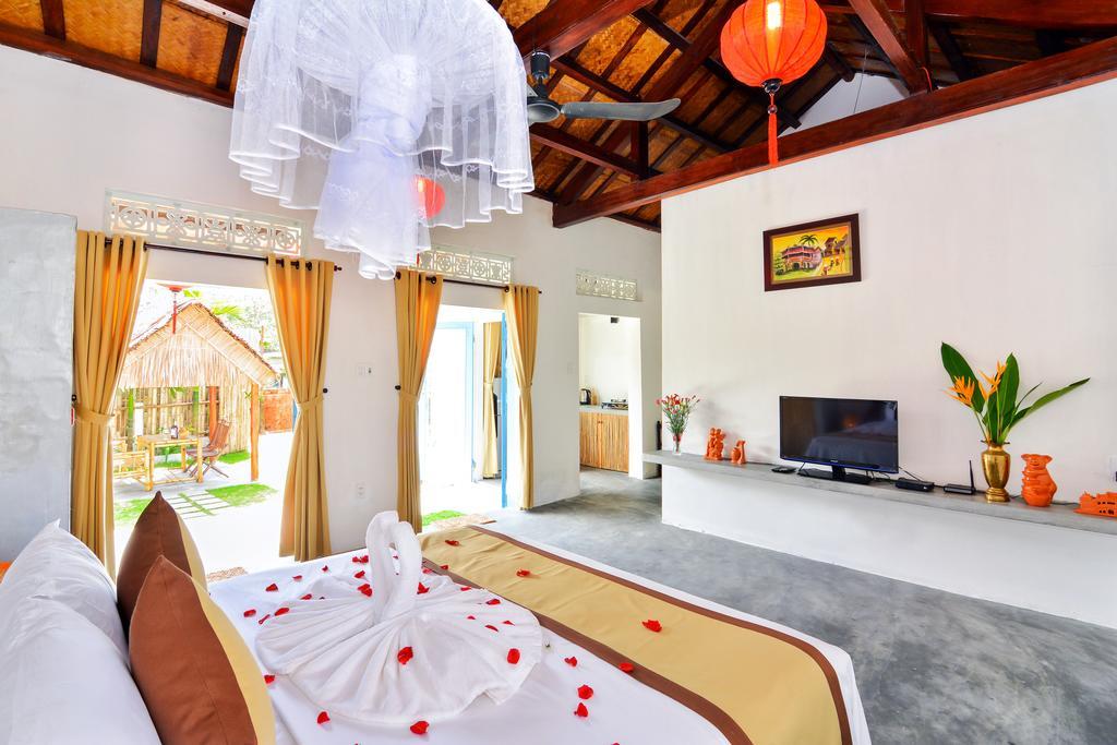 Local Beach Homestay Hoi An Bagian luar foto