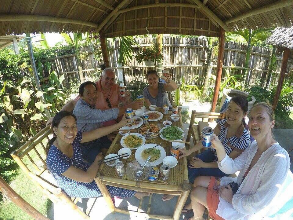 Local Beach Homestay Hoi An Bagian luar foto