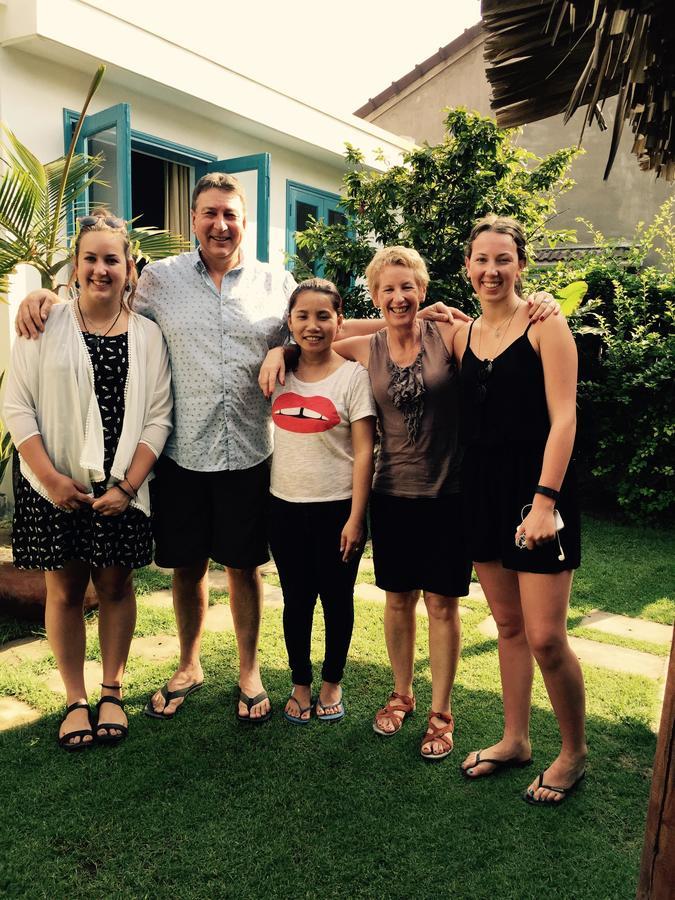 Local Beach Homestay Hoi An Bagian luar foto